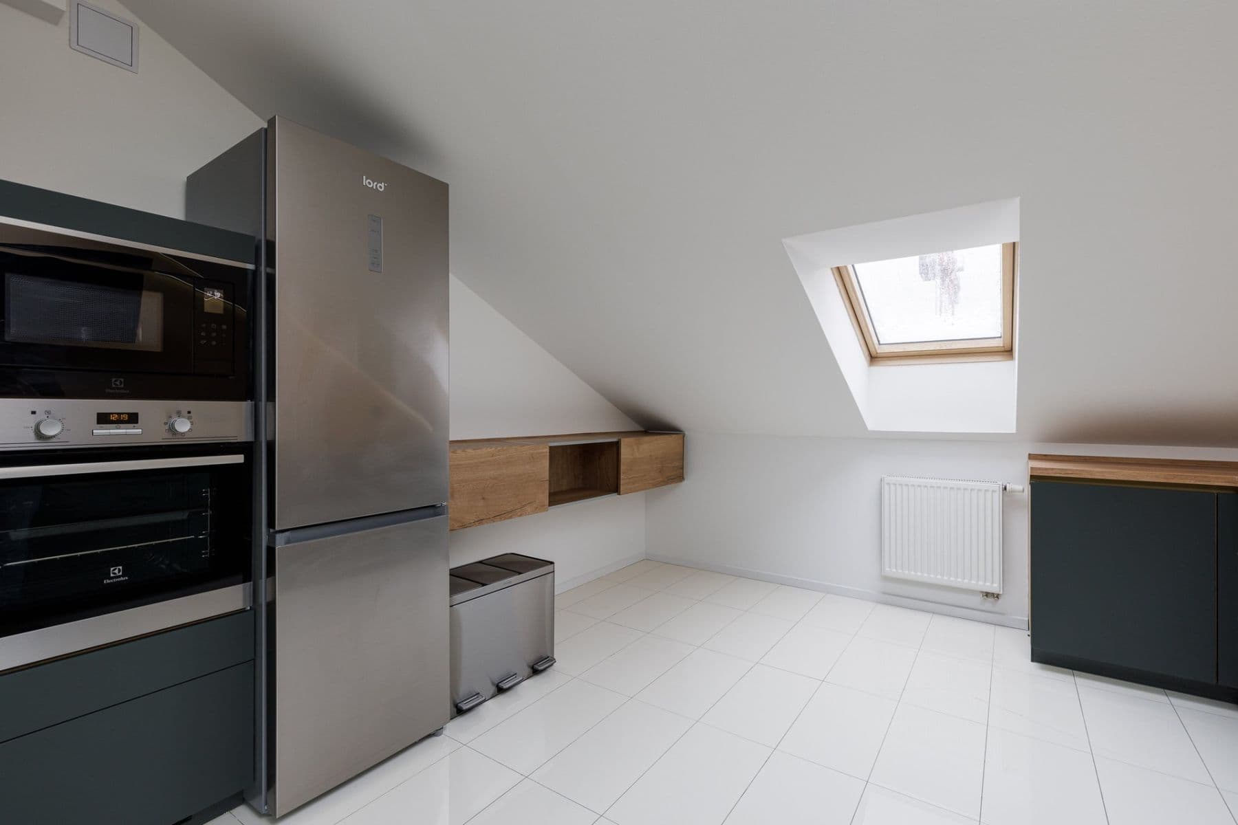 Prenájom bytu 3-izbový 63 m², Na Popelce, Praha, Praha Prenájom bytu 3-izbový 63 m², Na Popelce, Praha, Praha