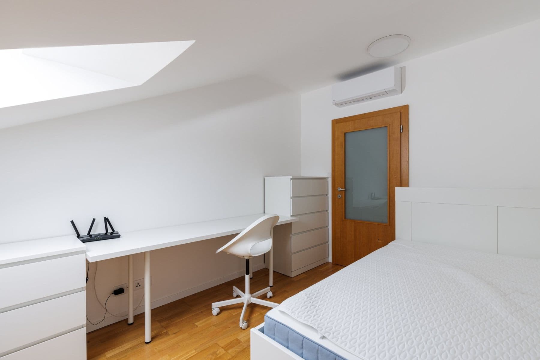 Prenájom bytu 3-izbový 63 m², Na Popelce, Praha, Praha Prenájom bytu 3-izbový 63 m², Na Popelce, Praha, Praha