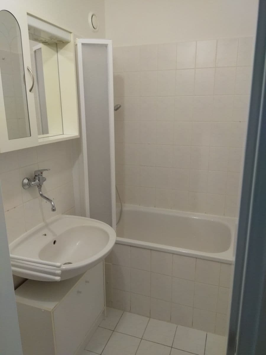 Prenájom bytu 2-izbový 39 m², Bryksova, Praha, Praha Prenájom bytu 2-izbový 39 m², Bryksova, Praha, Praha