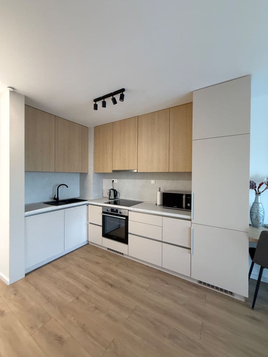 Prenájom bytu 2-izbový 35 m², Bernolákova, Trnava, Trnavský kraj Prenájom bytu 2-izbový 35 m², Bernolákova, Trnava, Trnavský kraj