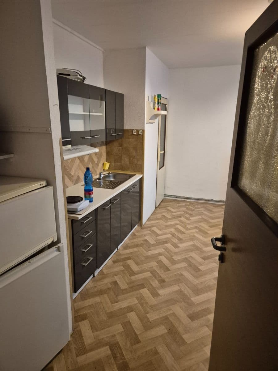 Prenájom bytu 1-izbový 32 m², Smíchovská, Praha, Praha Prenájom bytu 1-izbový 32 m², Smíchovská, Praha, Praha