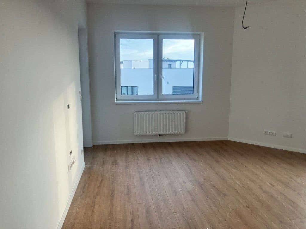Prenájom bytu 3-izbový 74 m², Brněnská, Šlapanice, Jihomoravský kraj Prenájom bytu 3-izbový 74 m², Brněnská, Šlapanice, Jihomoravský kraj