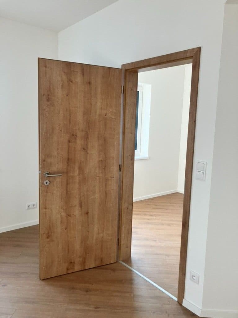 Prenájom bytu 3-izbový 74 m², Brněnská, Šlapanice, Jihomoravský kraj Prenájom bytu 3-izbový 74 m², Brněnská, Šlapanice, Jihomoravský kraj
