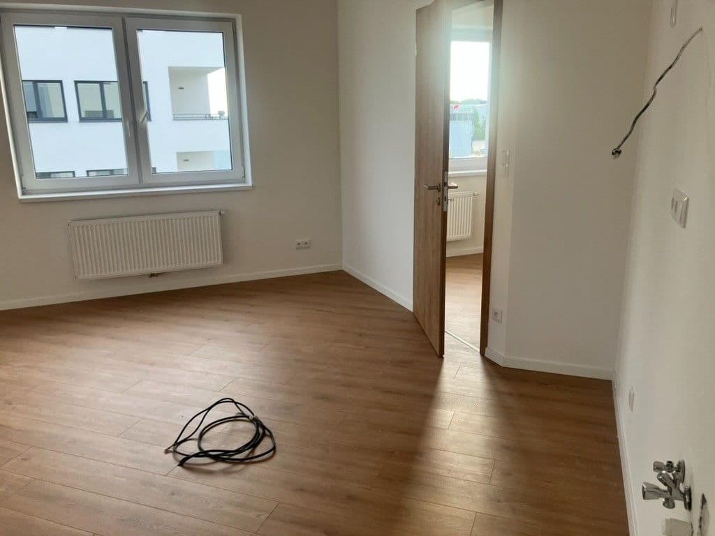 Prenájom bytu 3-izbový 74 m², Brněnská, Šlapanice, Jihomoravský kraj Prenájom bytu 3-izbový 74 m², Brněnská, Šlapanice, Jihomoravský kraj