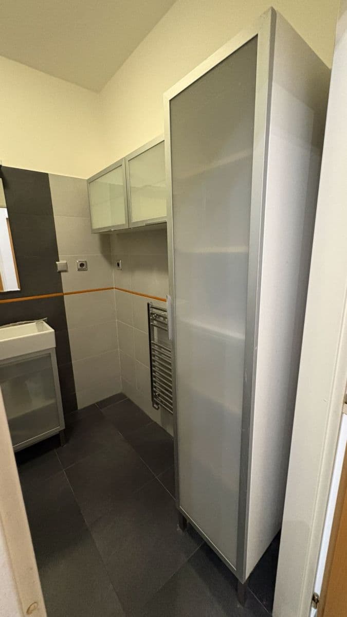 Prenájom bytu 3-izbový 74 m², Vinohradská, Praha, Praha Prenájom bytu 3-izbový 74 m², Vinohradská, Praha, Praha