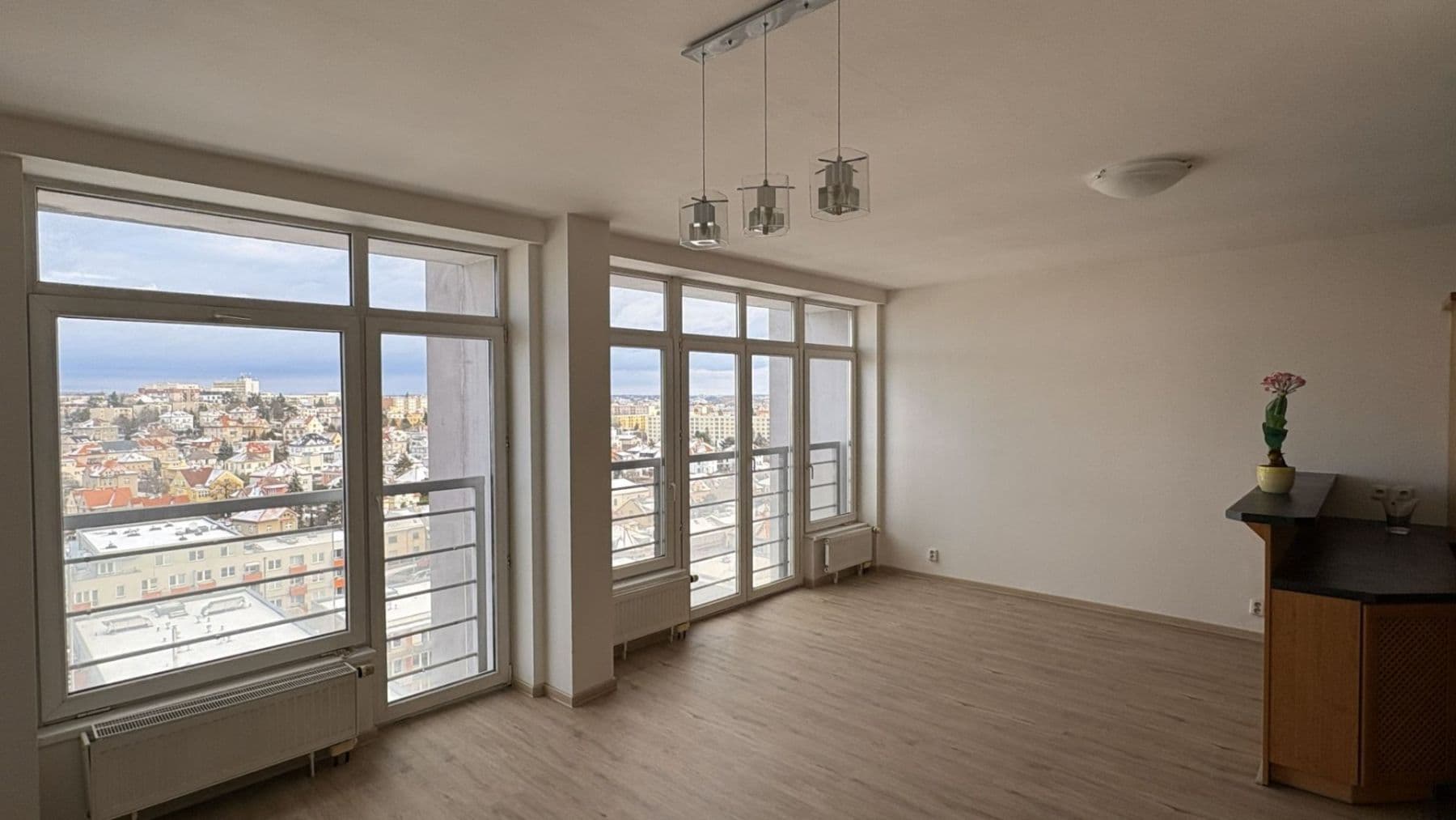 Prenájom bytu 3-izbový 74 m², Vinohradská, Praha, Praha Prenájom bytu 3-izbový 74 m², Vinohradská, Praha, Praha