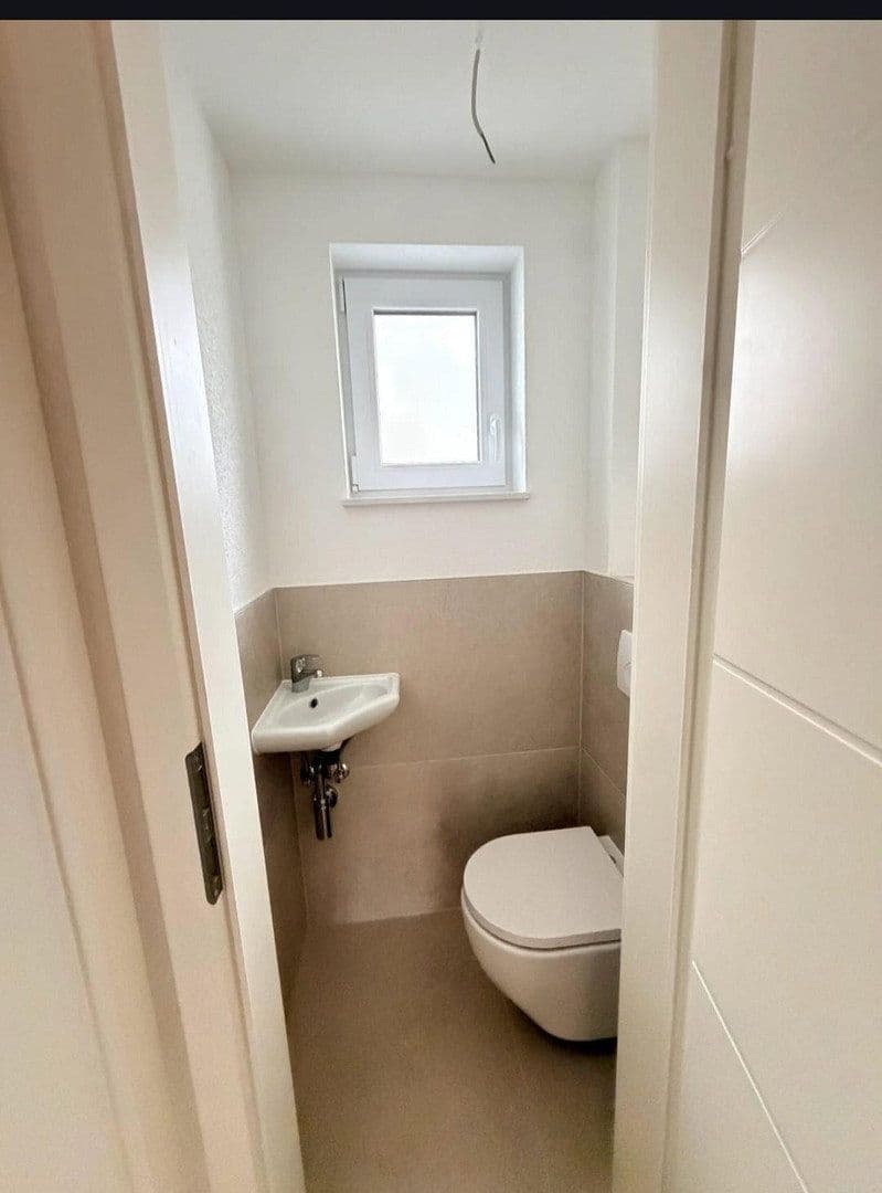 Predaj domu 200 m², pozemek 580 m², Gehenbühlstr 4, Gerlingen, Bádensko-Wurttembersko Predaj domu 200 m², pozemek 580 m², Gehenbühlstr 4, Gerlingen, Bádensko-Wurttembersko