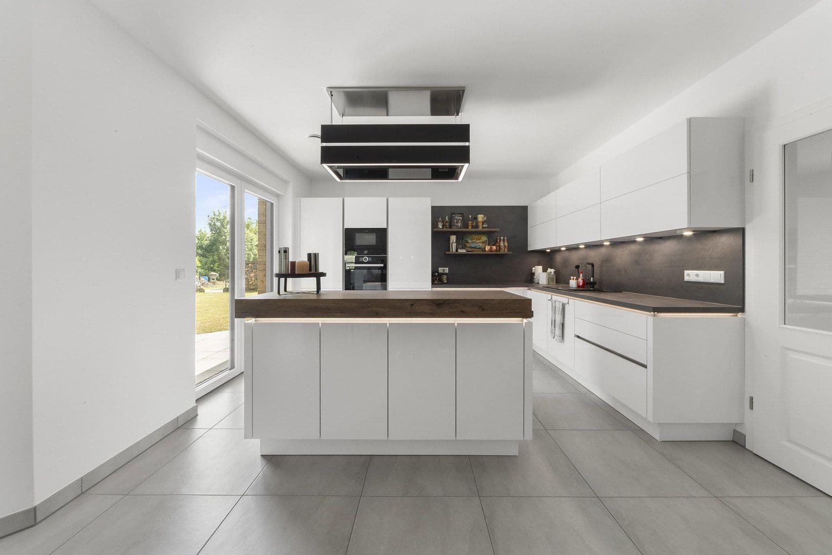 Predaj domu 167 m², pozemek 645 m², Wathlingen, Dolné Sasko Predaj domu 167 m², pozemek 645 m², Wathlingen, Dolné Sasko