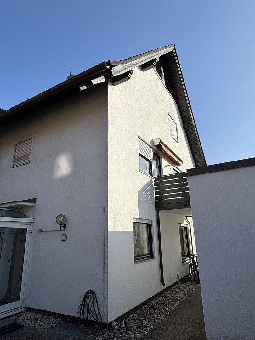 Predaj domu 144 m², pozemek 270 m², München, Bavorsko Predaj domu 144 m², pozemek 270 m², München, Bavorsko