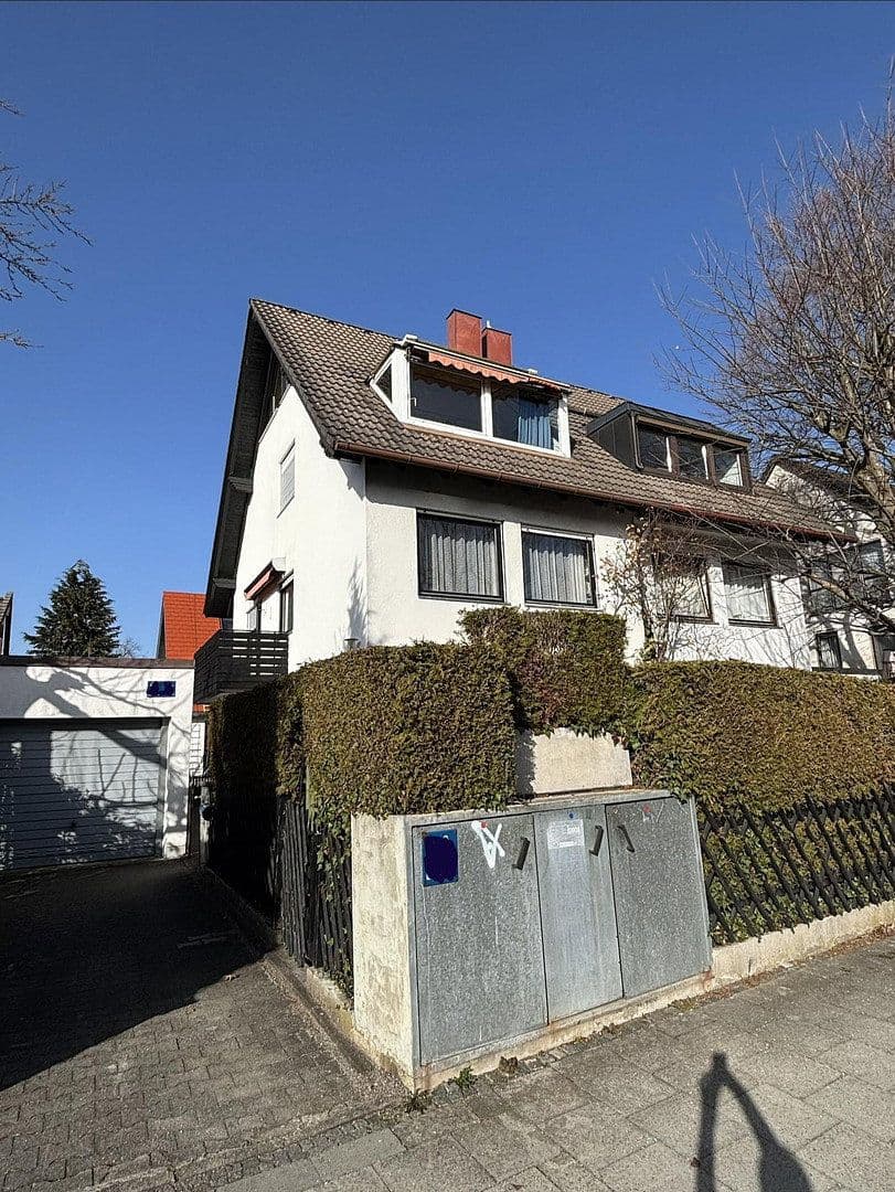 Predaj domu 144 m², pozemek 270 m², München, Bavorsko Predaj domu 144 m², pozemek 270 m², München, Bavorsko
