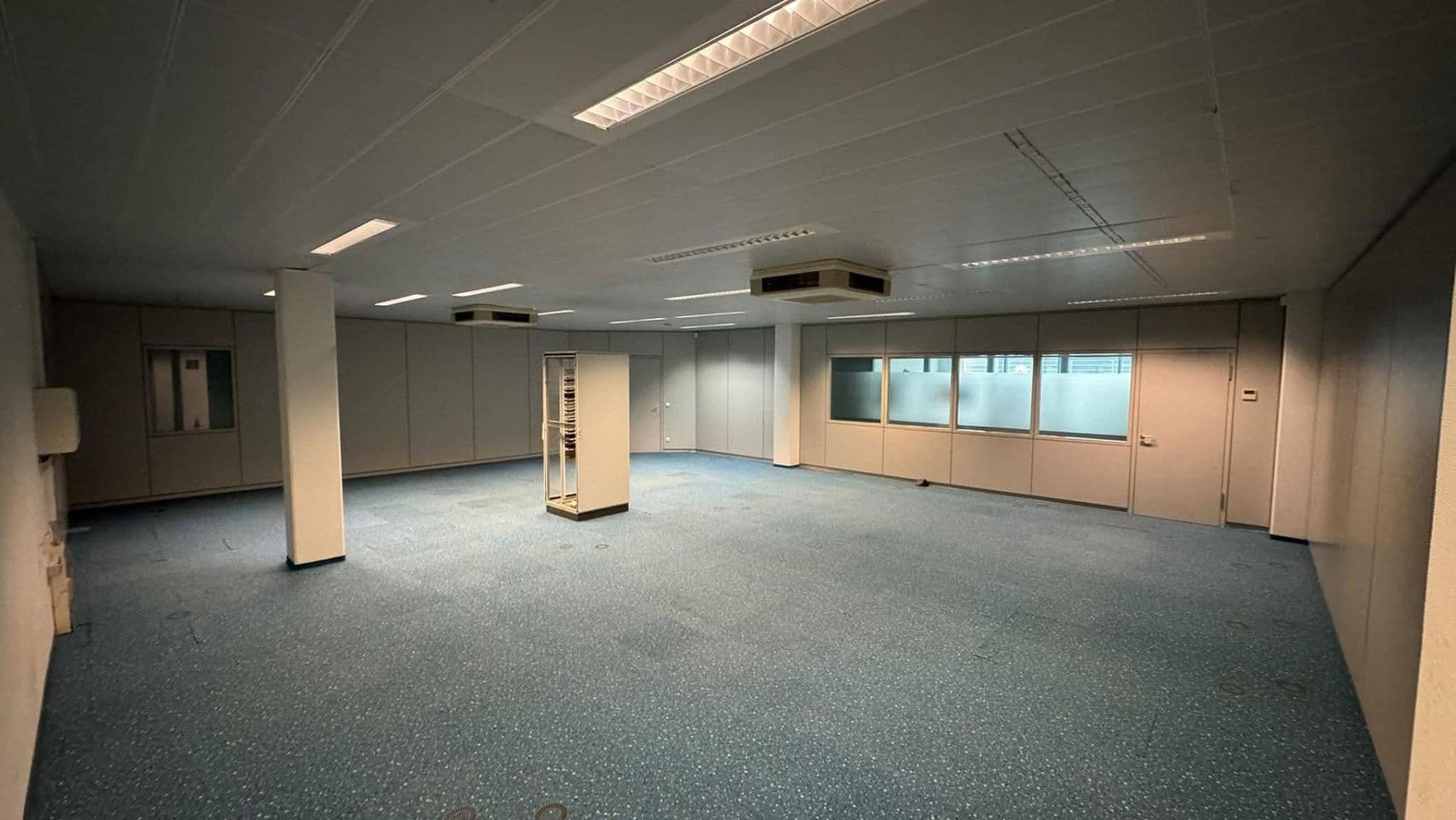 Prenájom kancelárie 105 m², Schwadermühlstr., 3, Cadolzburg, Bavorsko Prenájom kancelárie 105 m², Schwadermühlstr., 3, Cadolzburg, Bavorsko