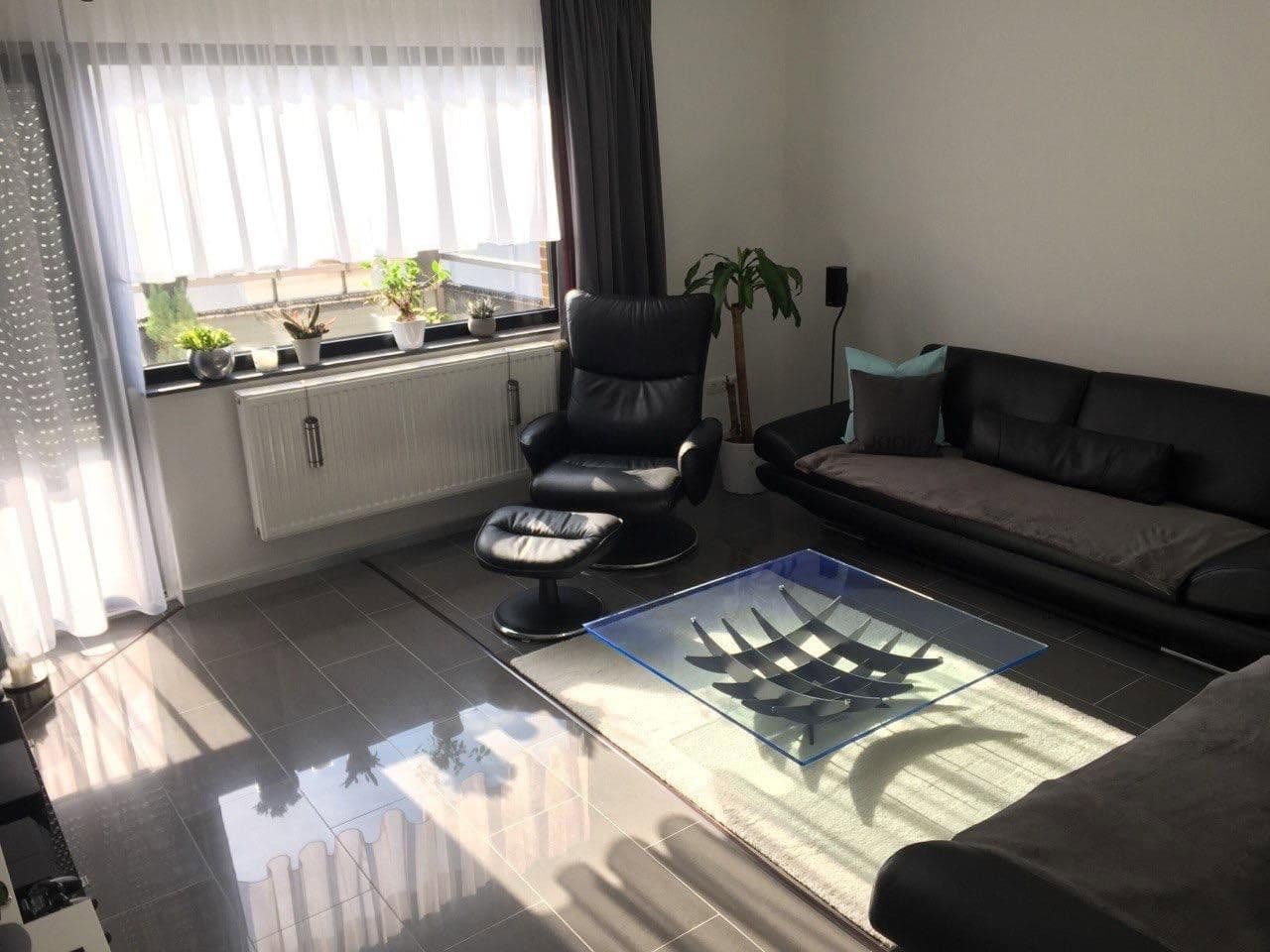 Prenájom bytu 2-izbový 60 m², Köln, Severné Porýnie - Westfálsko Prenájom bytu 2-izbový 60 m², Köln, Severné Porýnie - Westfálsko