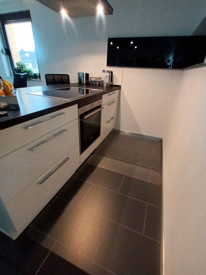 Prenájom bytu 2-izbový 60 m², Köln, Severné Porýnie - Westfálsko Prenájom bytu 2-izbový 60 m², Köln, Severné Porýnie - Westfálsko