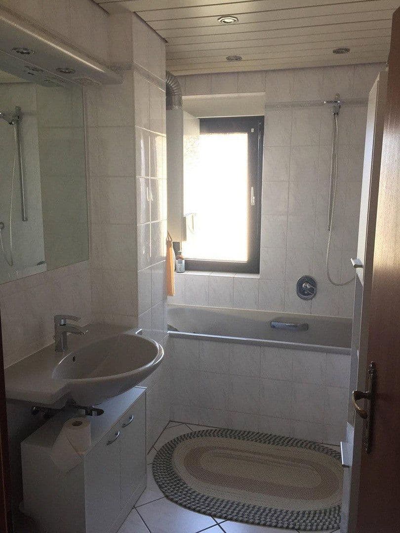 Prenájom bytu 2-izbový 60 m², Köln, Severné Porýnie - Westfálsko Prenájom bytu 2-izbový 60 m², Köln, Severné Porýnie - Westfálsko