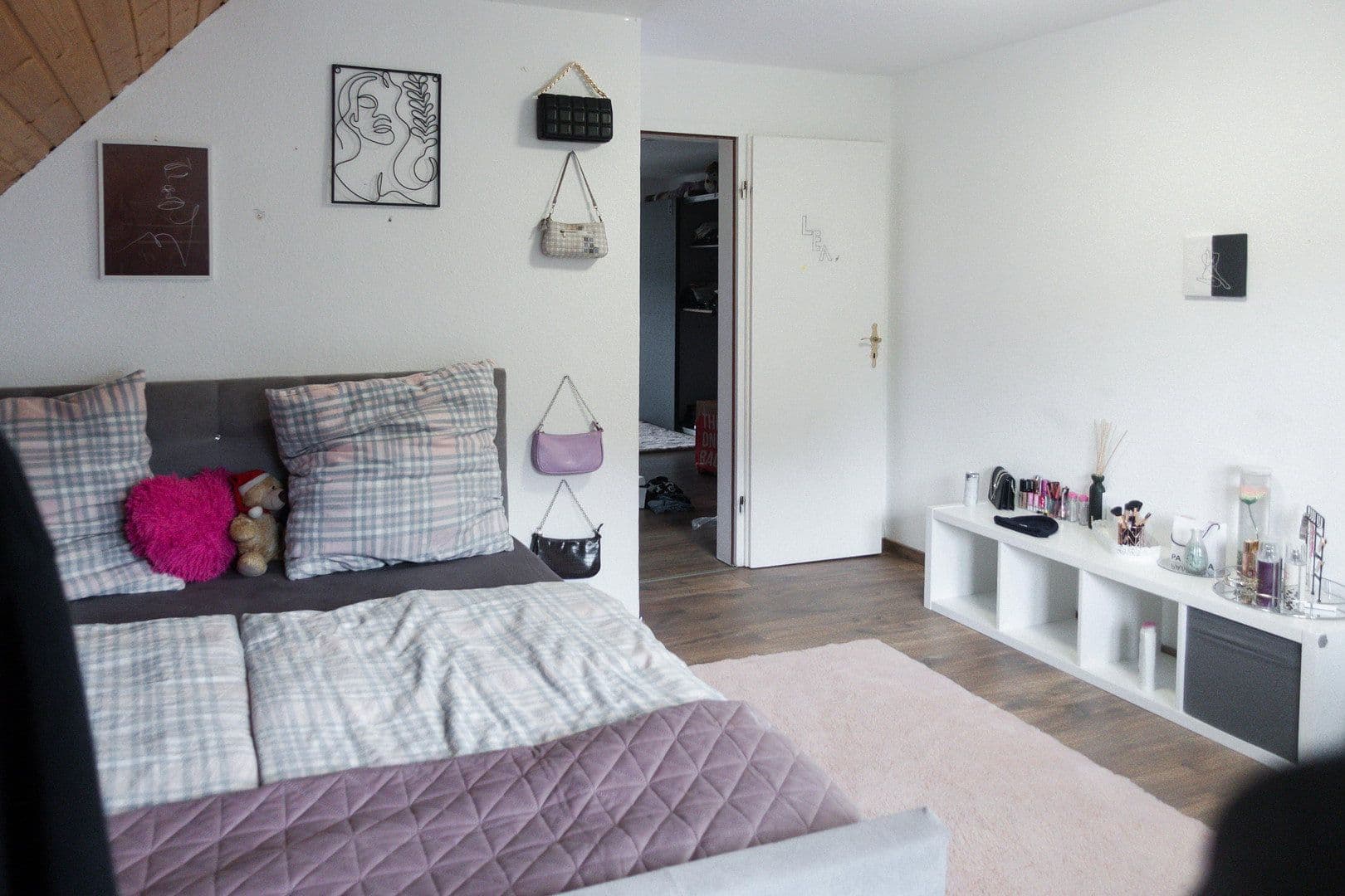 Predaj domu 250 m², pozemek 689 m², Heddesbach, Bádensko-Wurttembersko Predaj domu 250 m², pozemek 689 m², Heddesbach, Bádensko-Wurttembersko