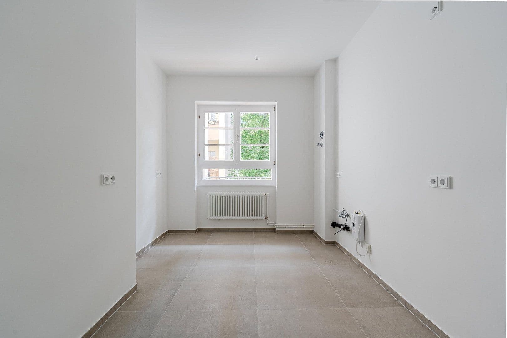Predaj bytu 4-izbový 148 m², Düsseldorfer Str. 34, Berlin, Berlín Predaj bytu 4-izbový 148 m², Düsseldorfer Str. 34, Berlin, Berlín