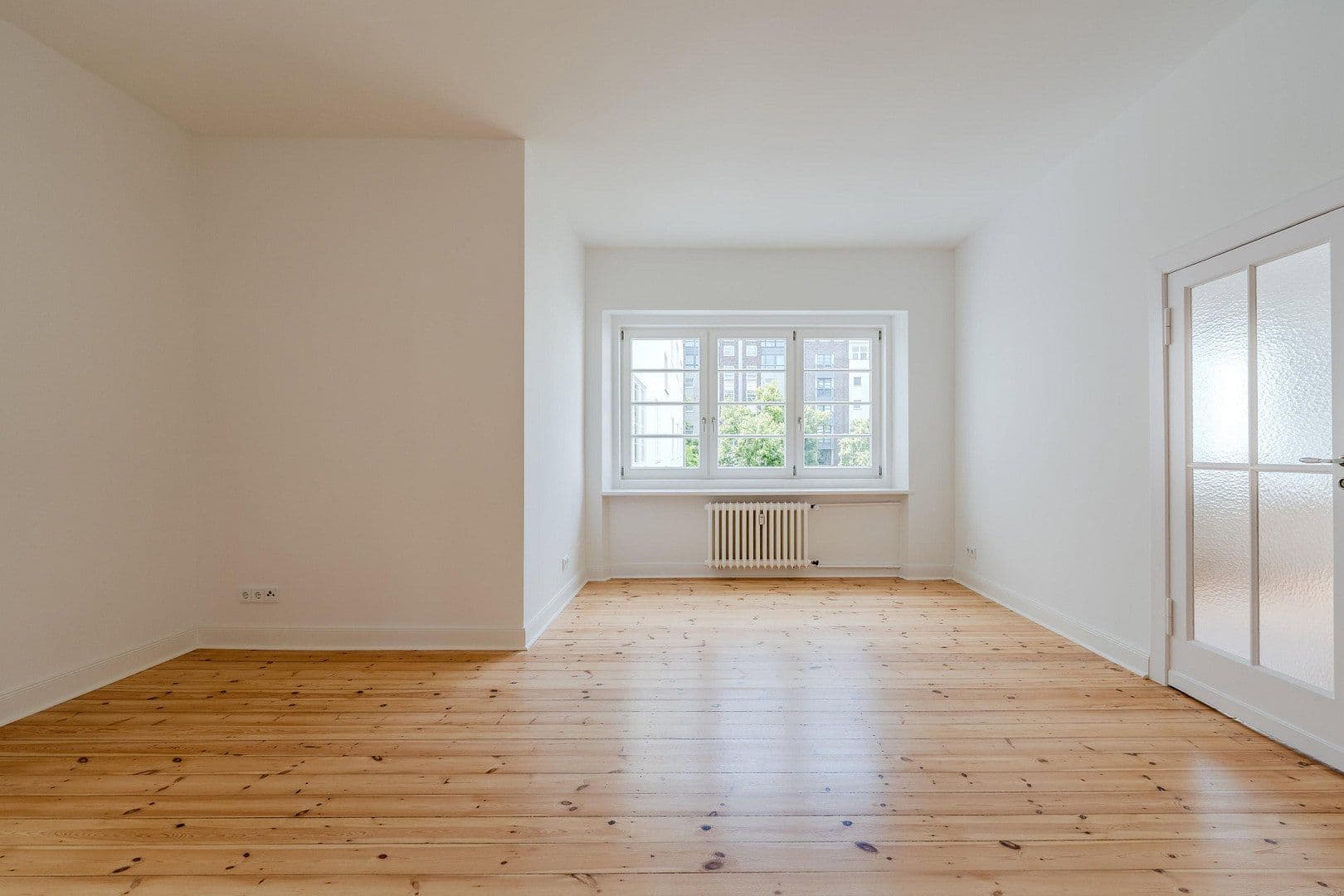 Predaj bytu 4-izbový 148 m², Düsseldorfer Str. 34, Berlin, Berlín Predaj bytu 4-izbový 148 m², Düsseldorfer Str. 34, Berlin, Berlín