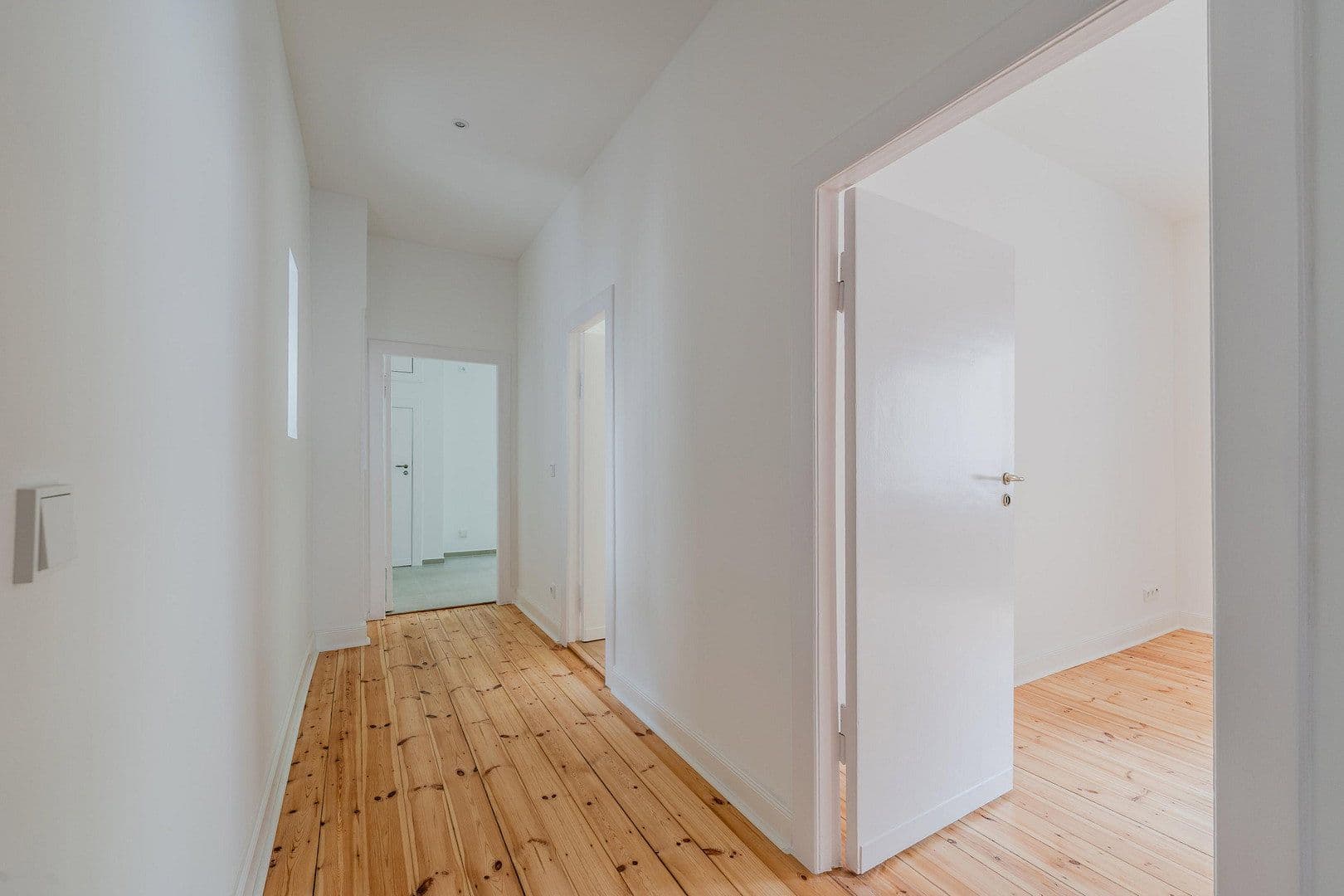 Predaj bytu 4-izbový 148 m², Düsseldorfer Str. 34, Berlin, Berlín Predaj bytu 4-izbový 148 m², Düsseldorfer Str. 34, Berlin, Berlín