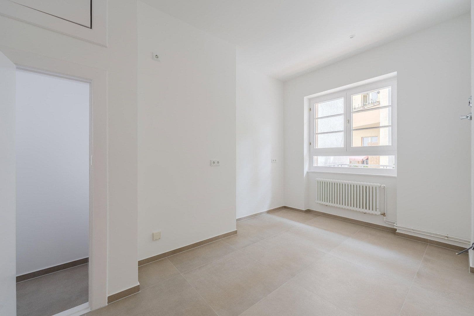 Predaj bytu 4-izbový 148 m², Düsseldorfer Str. 34, Berlin, Berlín Predaj bytu 4-izbový 148 m², Düsseldorfer Str. 34, Berlin, Berlín