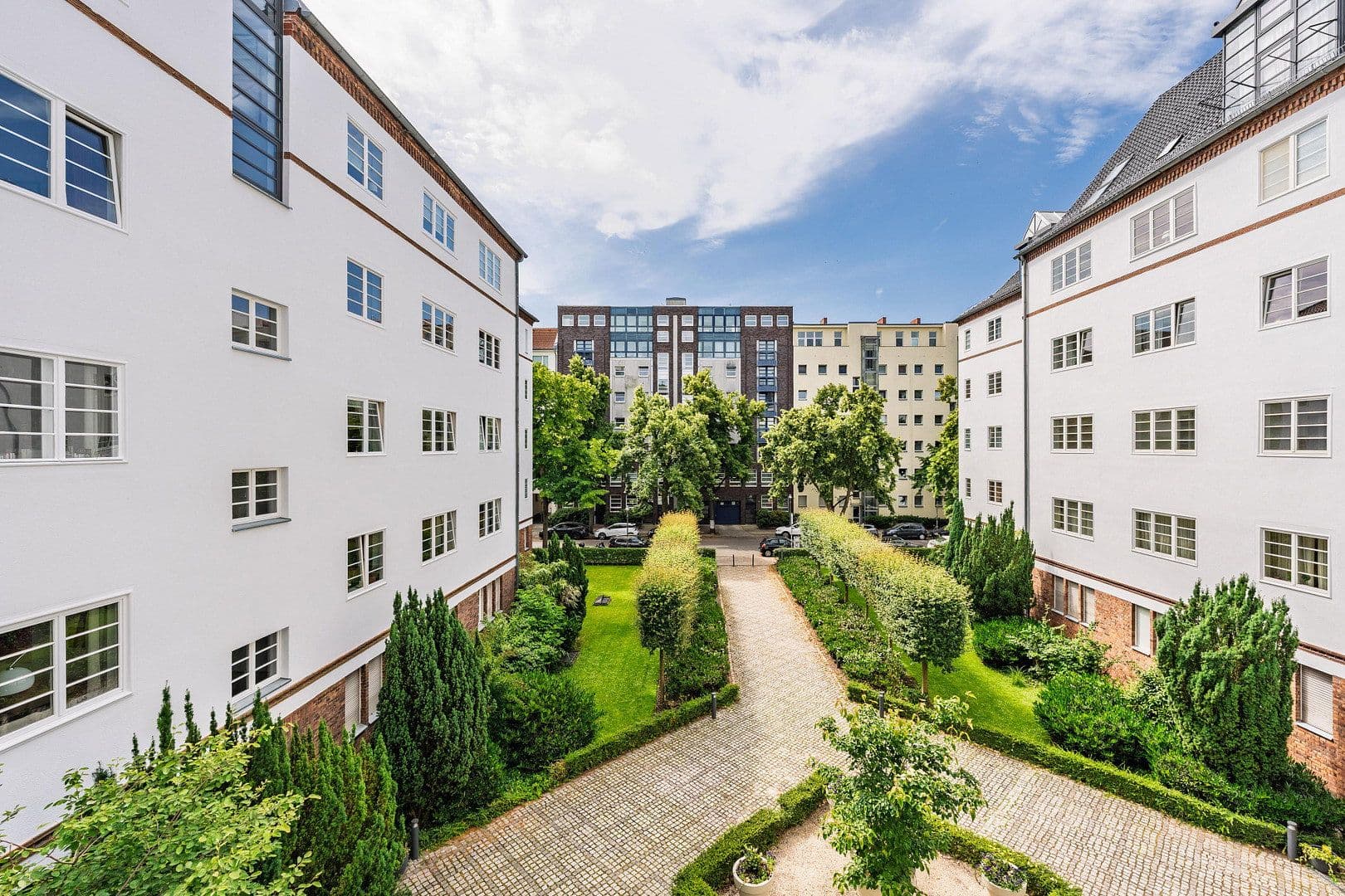 Predaj bytu 4-izbový 148 m², Düsseldorfer Str. 34, Berlin, Berlín Predaj bytu 4-izbový 148 m², Düsseldorfer Str. 34, Berlin, Berlín