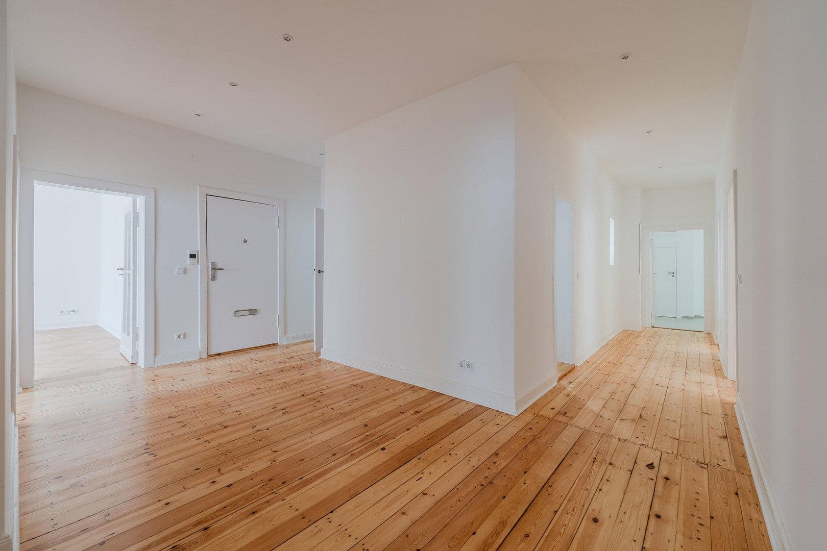 Predaj bytu 4-izbový 148 m², Düsseldorfer Str. 34, Berlin, Berlín Predaj bytu 4-izbový 148 m², Düsseldorfer Str. 34, Berlin, Berlín