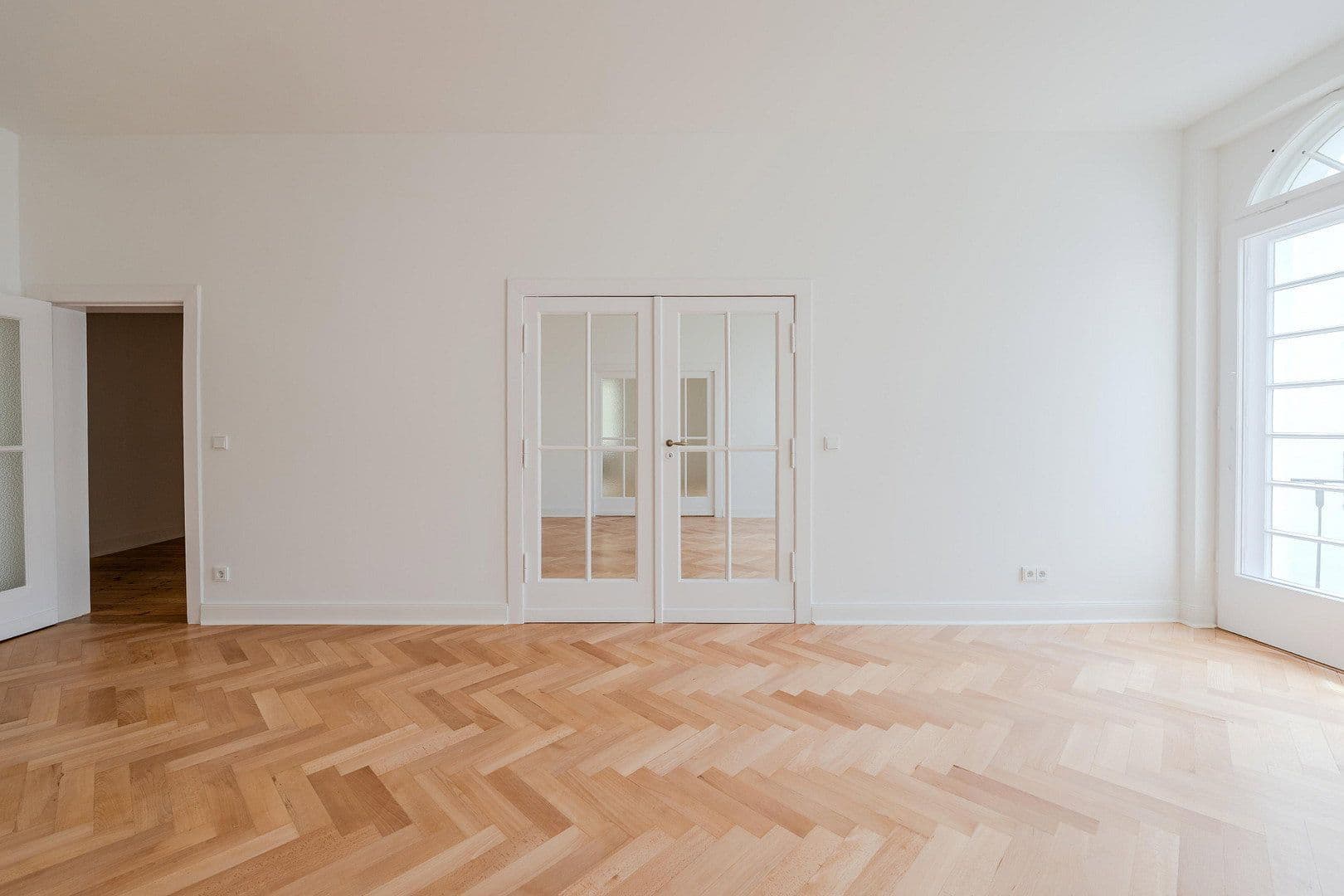 Predaj bytu 4-izbový 148 m², Düsseldorfer Str. 34, Berlin, Berlín Predaj bytu 4-izbový 148 m², Düsseldorfer Str. 34, Berlin, Berlín