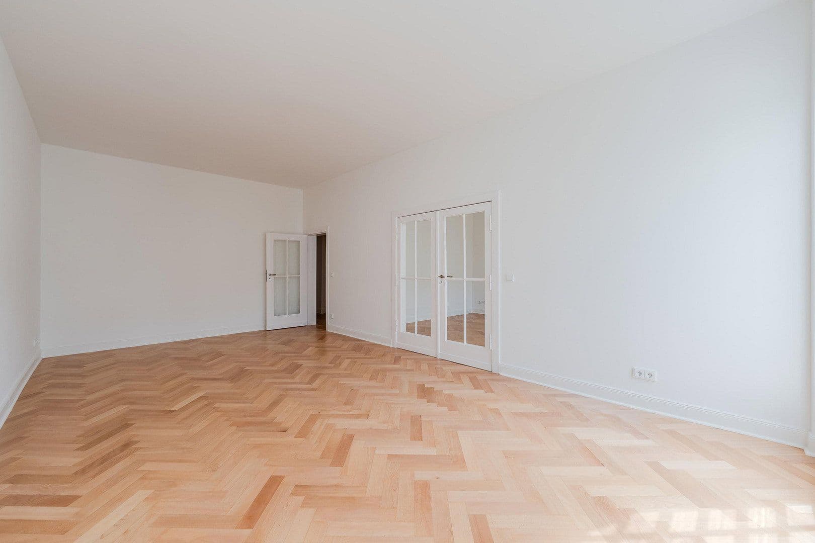 Predaj bytu 4-izbový 148 m², Düsseldorfer Str. 34, Berlin, Berlín Predaj bytu 4-izbový 148 m², Düsseldorfer Str. 34, Berlin, Berlín