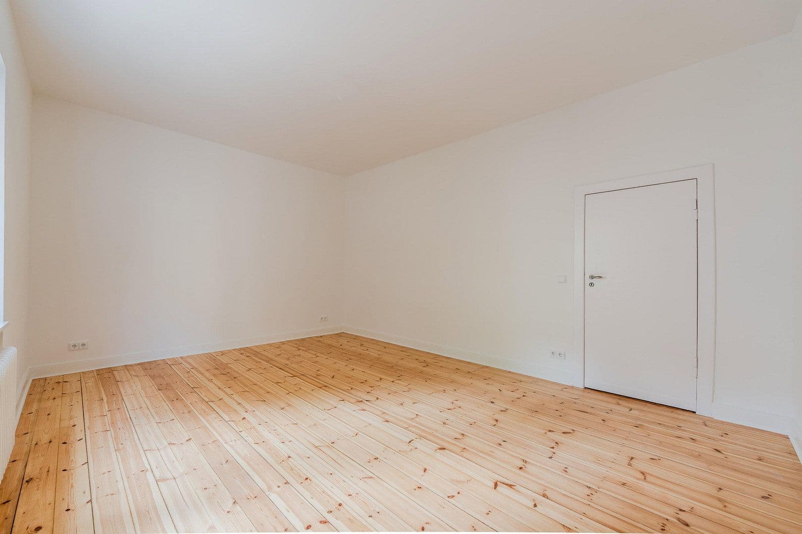 Predaj bytu 4-izbový 148 m², Düsseldorfer Str. 34, Berlin, Berlín Predaj bytu 4-izbový 148 m², Düsseldorfer Str. 34, Berlin, Berlín