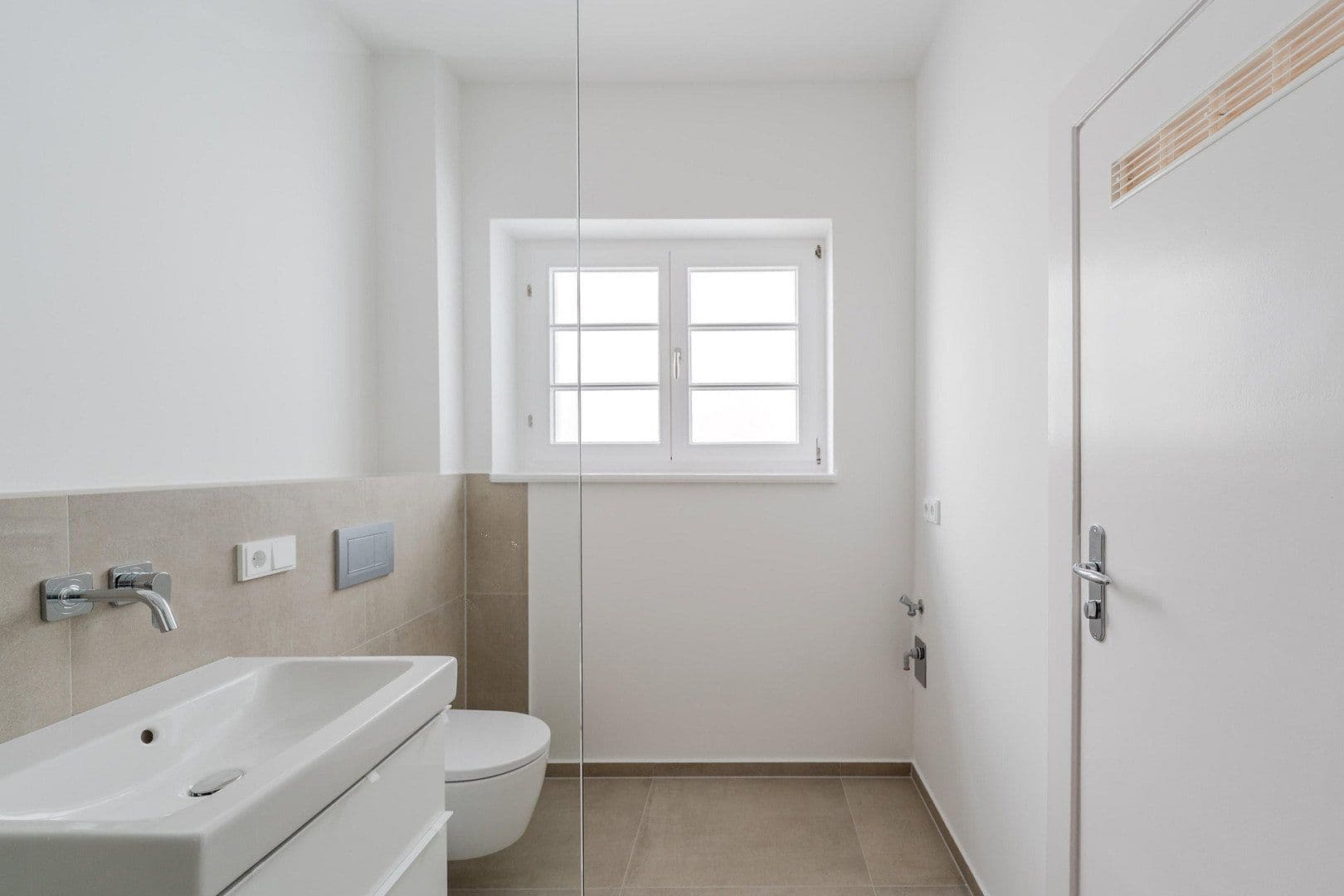 Predaj bytu 4-izbový 148 m², Düsseldorfer Str. 34, Berlin, Berlín Predaj bytu 4-izbový 148 m², Düsseldorfer Str. 34, Berlin, Berlín