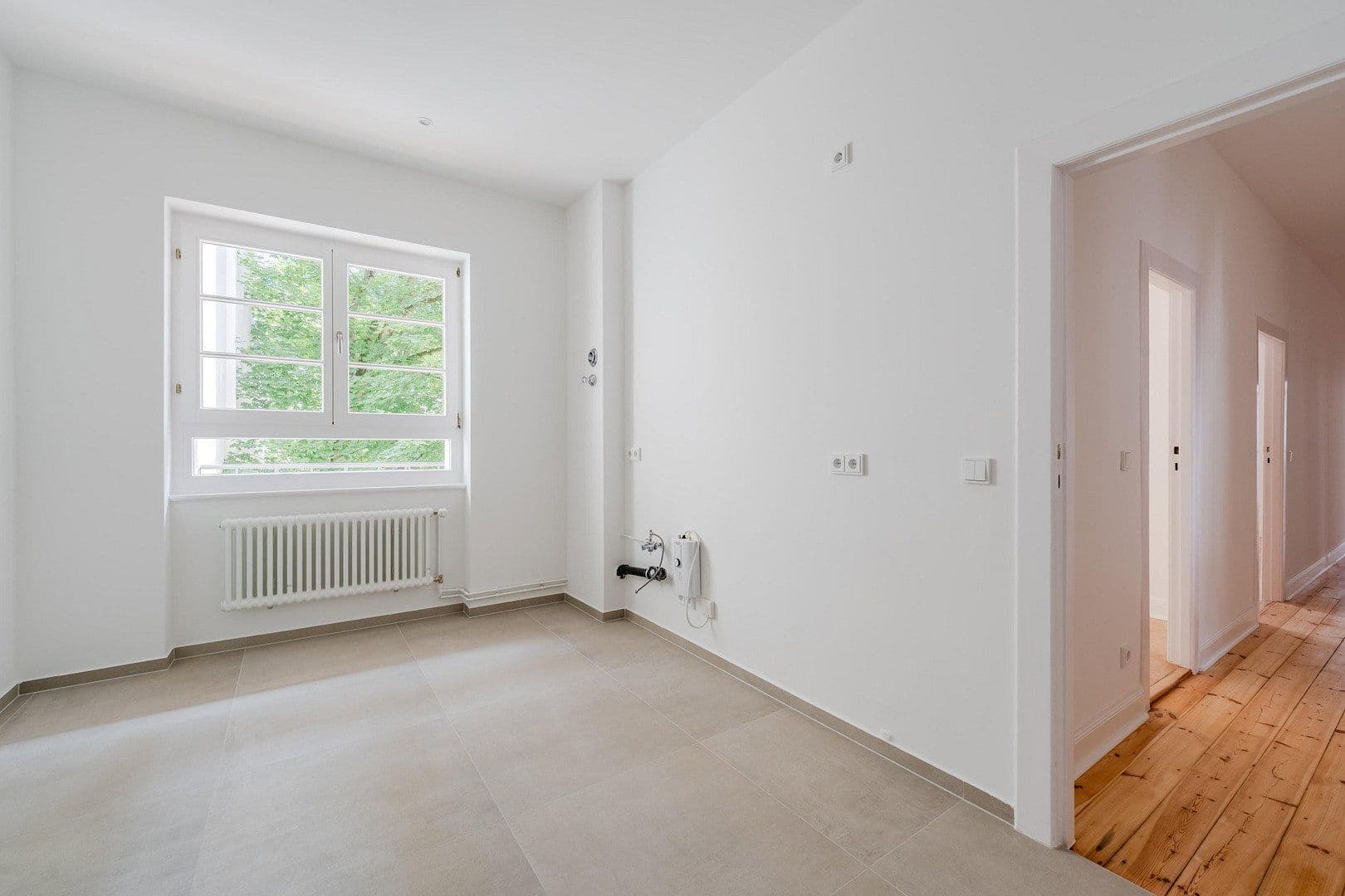 Predaj bytu 4-izbový 148 m², Düsseldorfer Str. 34, Berlin, Berlín Predaj bytu 4-izbový 148 m², Düsseldorfer Str. 34, Berlin, Berlín