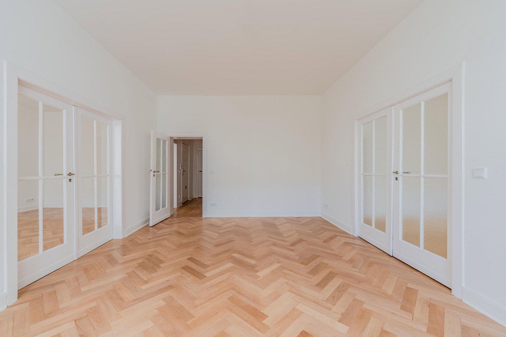 Predaj bytu 4-izbový 148 m², Düsseldorfer Str. 34, Berlin, Berlín Predaj bytu 4-izbový 148 m², Düsseldorfer Str. 34, Berlin, Berlín