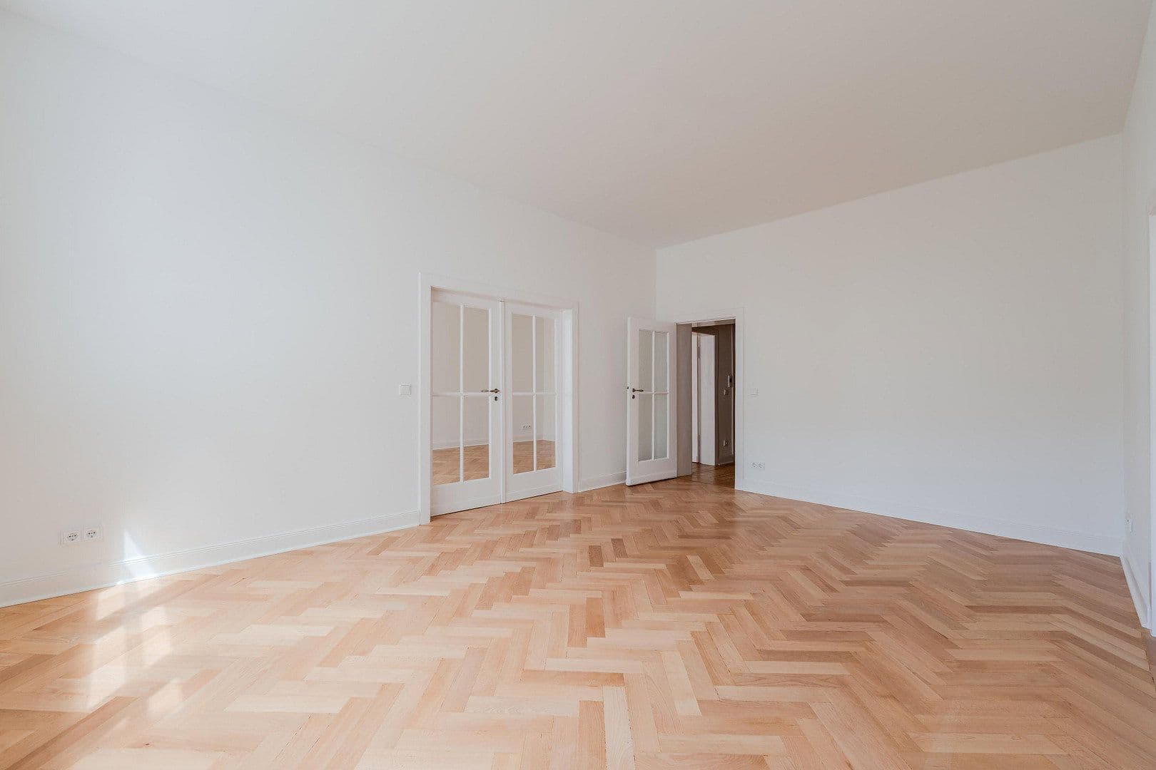 Predaj bytu 4-izbový 148 m², Düsseldorfer Str. 34, Berlin, Berlín Predaj bytu 4-izbový 148 m², Düsseldorfer Str. 34, Berlin, Berlín