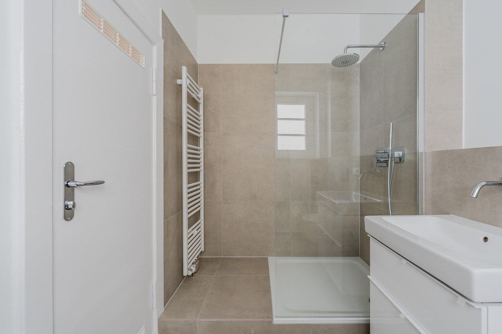 Predaj bytu 4-izbový 148 m², Düsseldorfer Str. 34, Berlin, Berlín Predaj bytu 4-izbový 148 m², Düsseldorfer Str. 34, Berlin, Berlín
