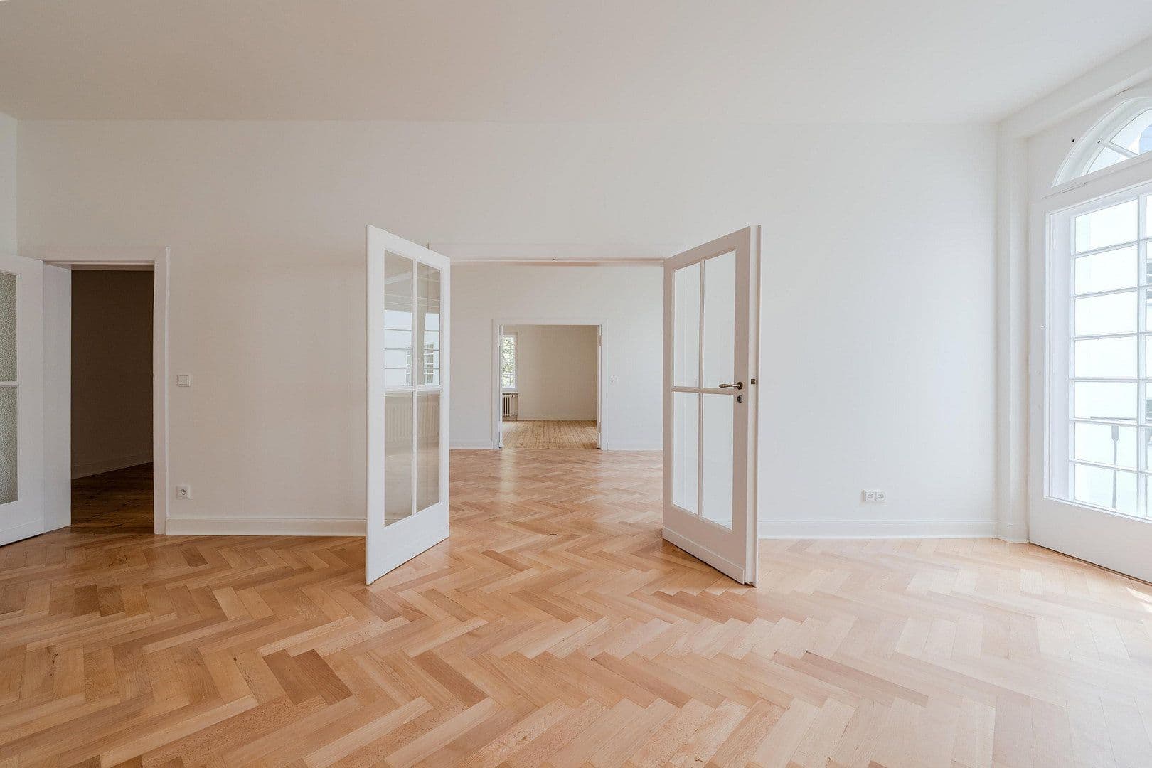 Predaj bytu 4-izbový 148 m², Düsseldorfer Str. 34, Berlin, Berlín Predaj bytu 4-izbový 148 m², Düsseldorfer Str. 34, Berlin, Berlín