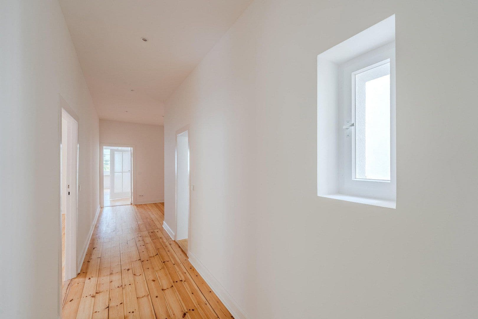 Predaj bytu 4-izbový 148 m², Düsseldorfer Str. 34, Berlin, Berlín Predaj bytu 4-izbový 148 m², Düsseldorfer Str. 34, Berlin, Berlín
