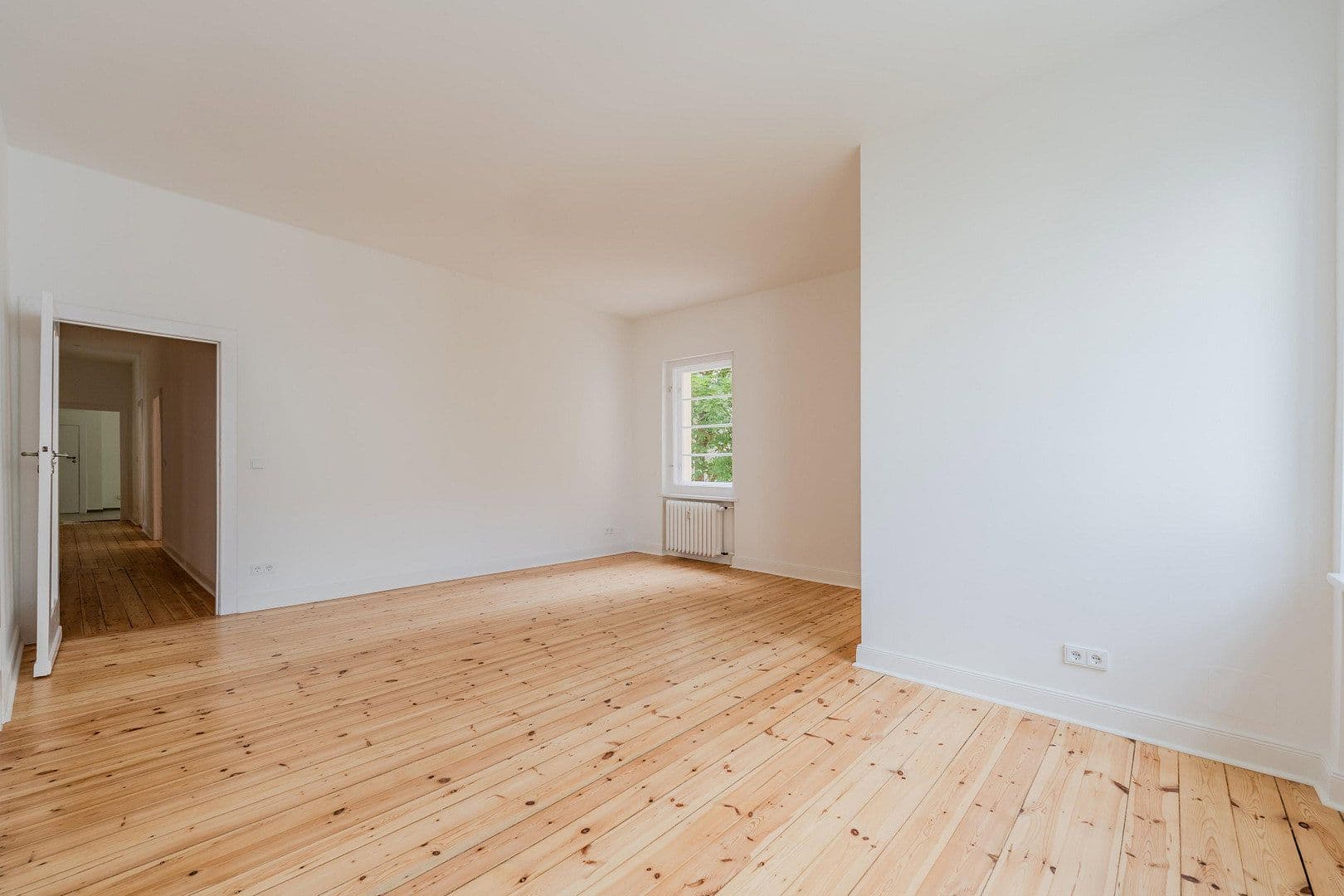 Predaj bytu 4-izbový 148 m², Düsseldorfer Str. 34, Berlin, Berlín Predaj bytu 4-izbový 148 m², Düsseldorfer Str. 34, Berlin, Berlín