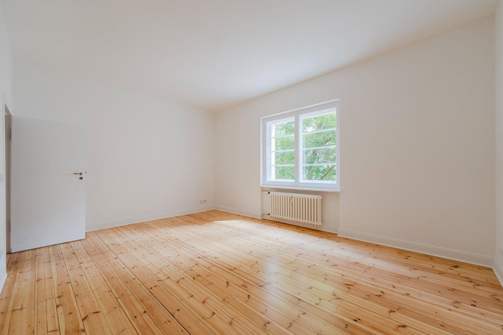 Predaj bytu 4-izbový 148 m², Düsseldorfer Str. 34, Berlin, Berlín Predaj bytu 4-izbový 148 m², Düsseldorfer Str. 34, Berlin, Berlín