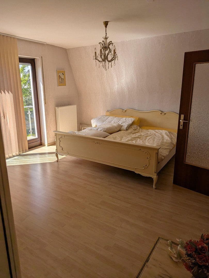 Predaj domu 162 m², pozemek 461 m², Wiesbaden, Hesensko Predaj domu 162 m², pozemek 461 m², Wiesbaden, Hesensko