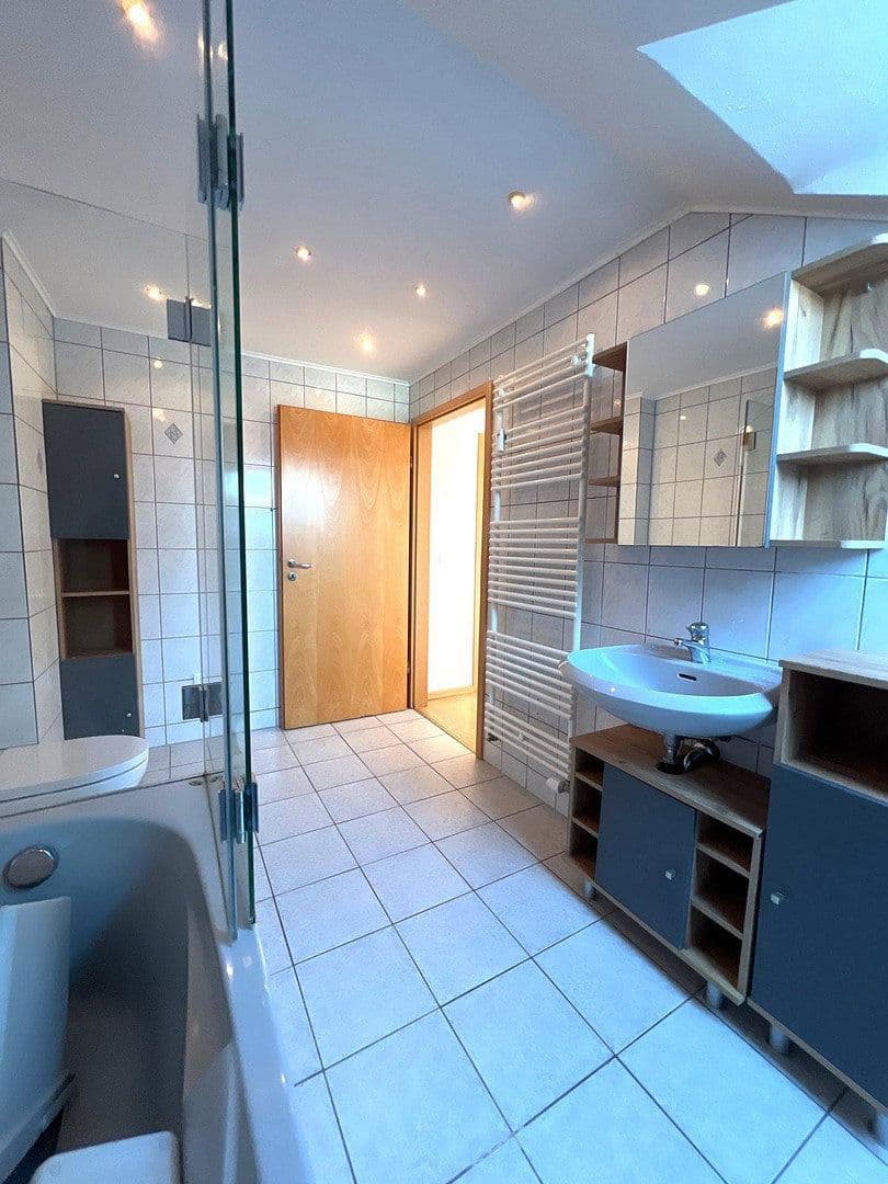 Prenájom bytu 4-izbový 113 m², Friedrich List str 26, Unna, Severné Porýnie - Westfálsko Prenájom bytu 4-izbový 113 m², Friedrich List str 26, Unna, Severné Porýnie - Westfálsko