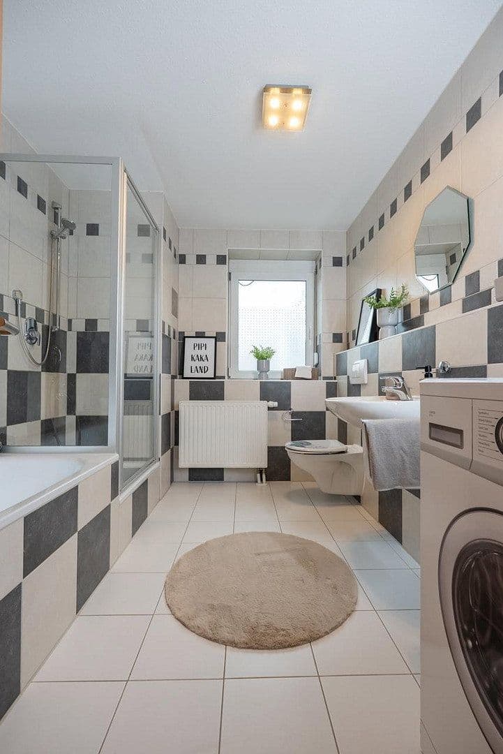 Predaj bytu 3-izbový 74 m², Ulm, Bádensko-Wurttembersko Predaj bytu 3-izbový 74 m², Ulm, Bádensko-Wurttembersko