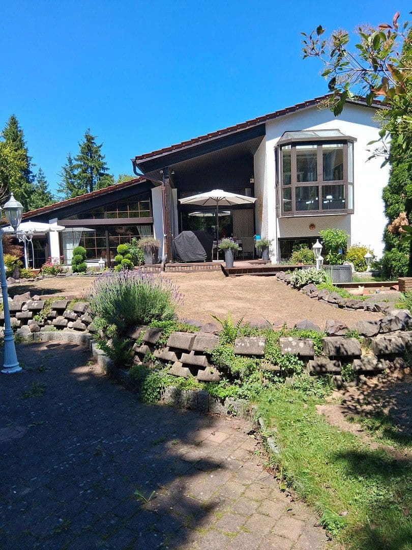 Predaj domu 300 m², pozemek 1.300 m², Mandelbachtal, Sársko Predaj domu 300 m², pozemek 1.300 m², Mandelbachtal, Sársko