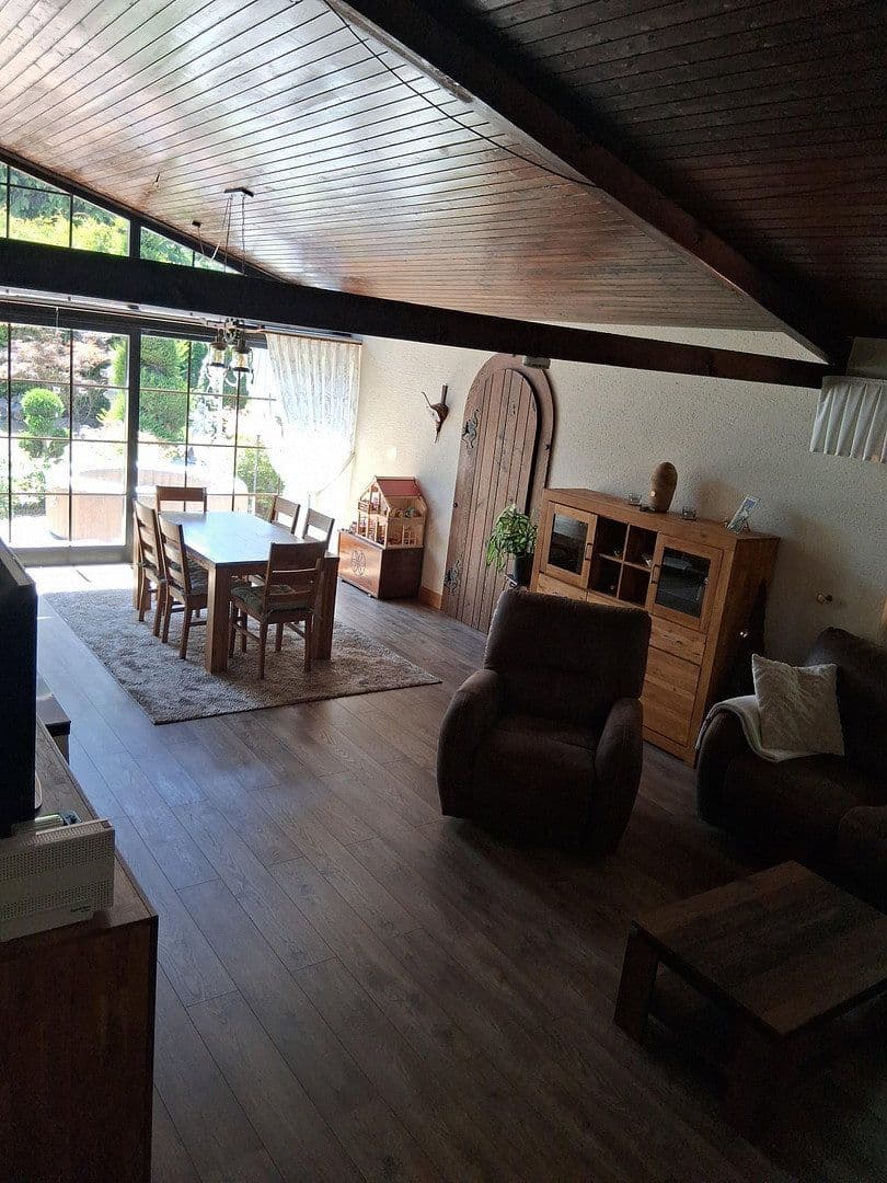 Predaj domu 300 m², pozemek 1.300 m², Mandelbachtal, Sársko Predaj domu 300 m², pozemek 1.300 m², Mandelbachtal, Sársko