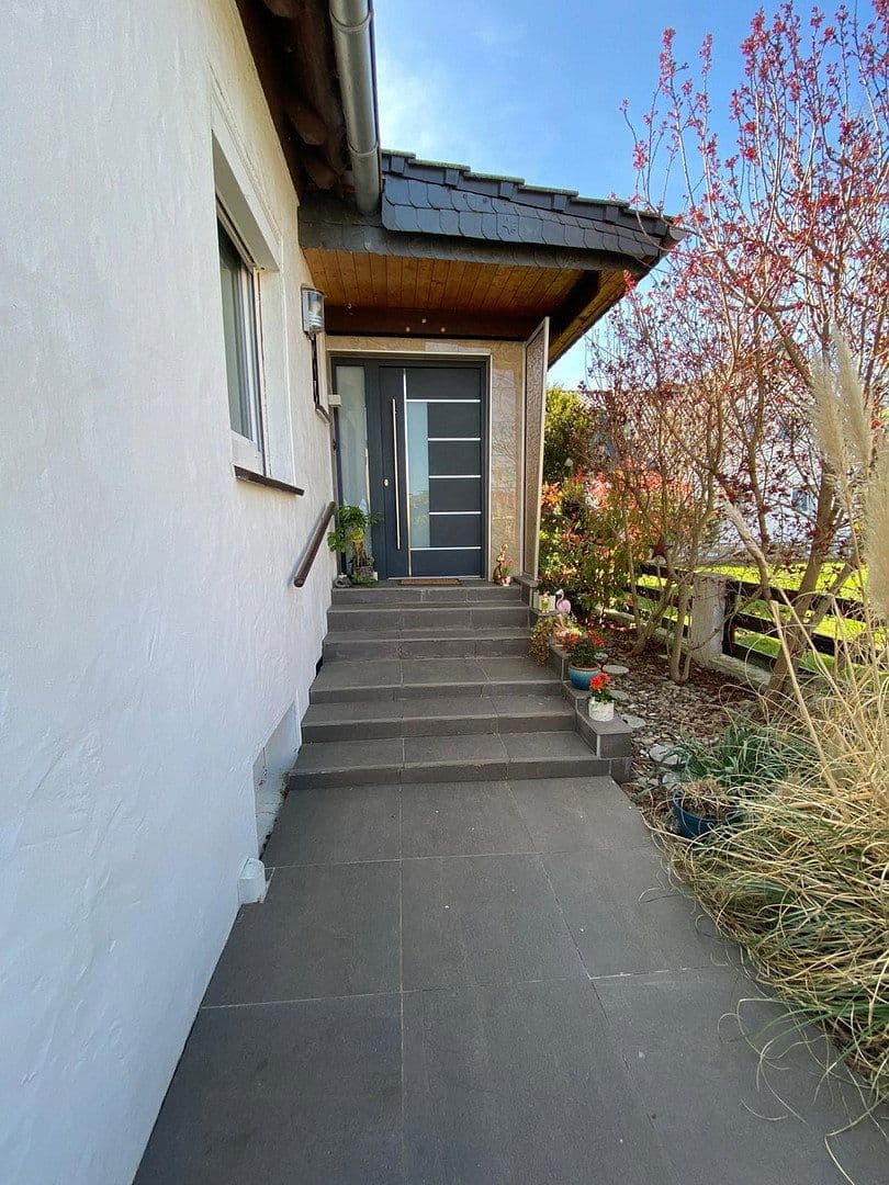Predaj domu 120 m², pozemek 1.217 m², Siedlerkamp 6, Gronau, Dolné Sasko Predaj domu 120 m², pozemek 1.217 m², Siedlerkamp 6, Gronau, Dolné Sasko