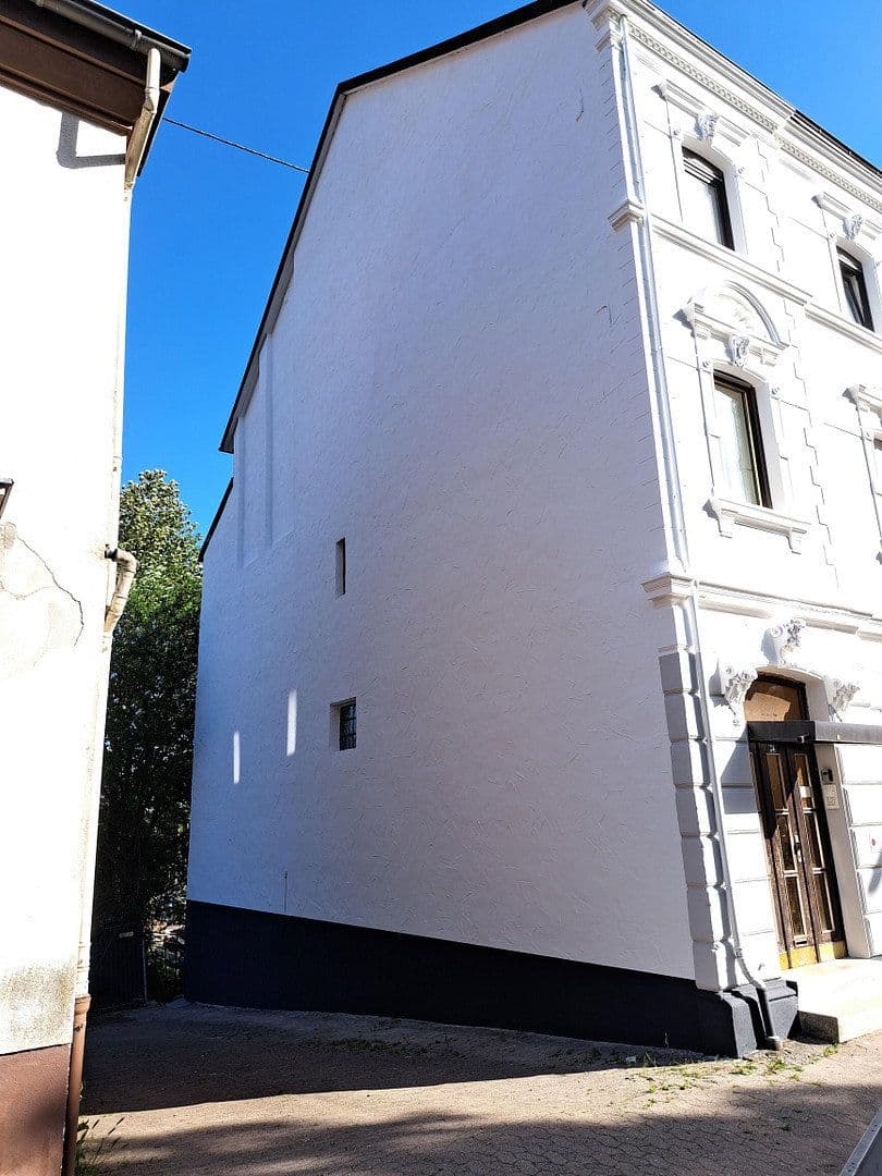 Predaj domu 461 m², pozemek 649 m², Saarbrücken, Sársko Predaj domu 461 m², pozemek 649 m², Saarbrücken, Sársko