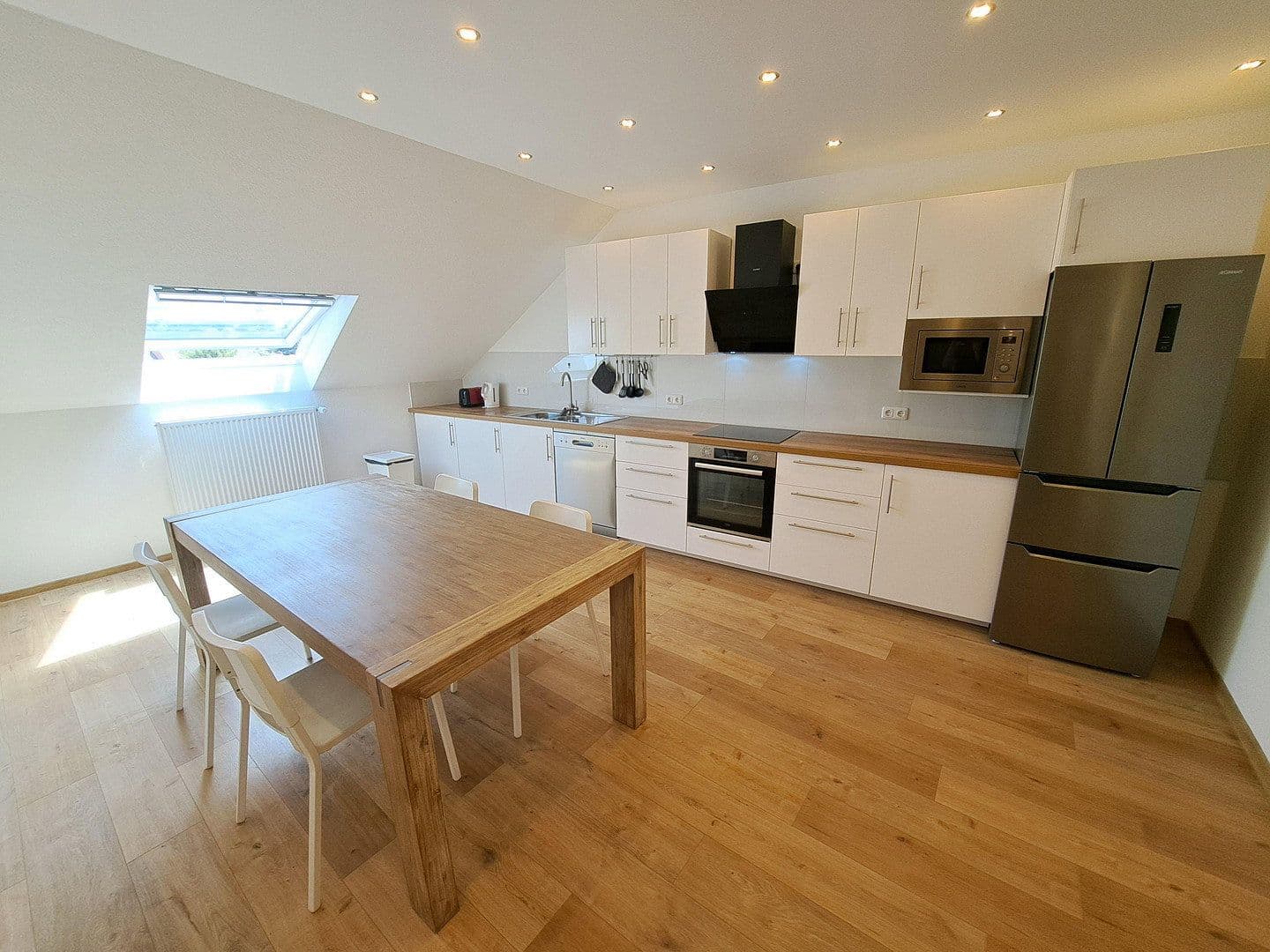 Predaj domu 461 m², pozemek 649 m², Saarbrücken, Sársko Predaj domu 461 m², pozemek 649 m², Saarbrücken, Sársko