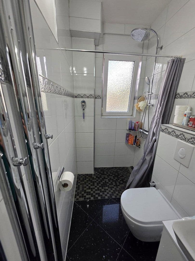 Predaj bytu 4-izbový 75 m², Berlin, Berlín Predaj bytu 4-izbový 75 m², Berlin, Berlín