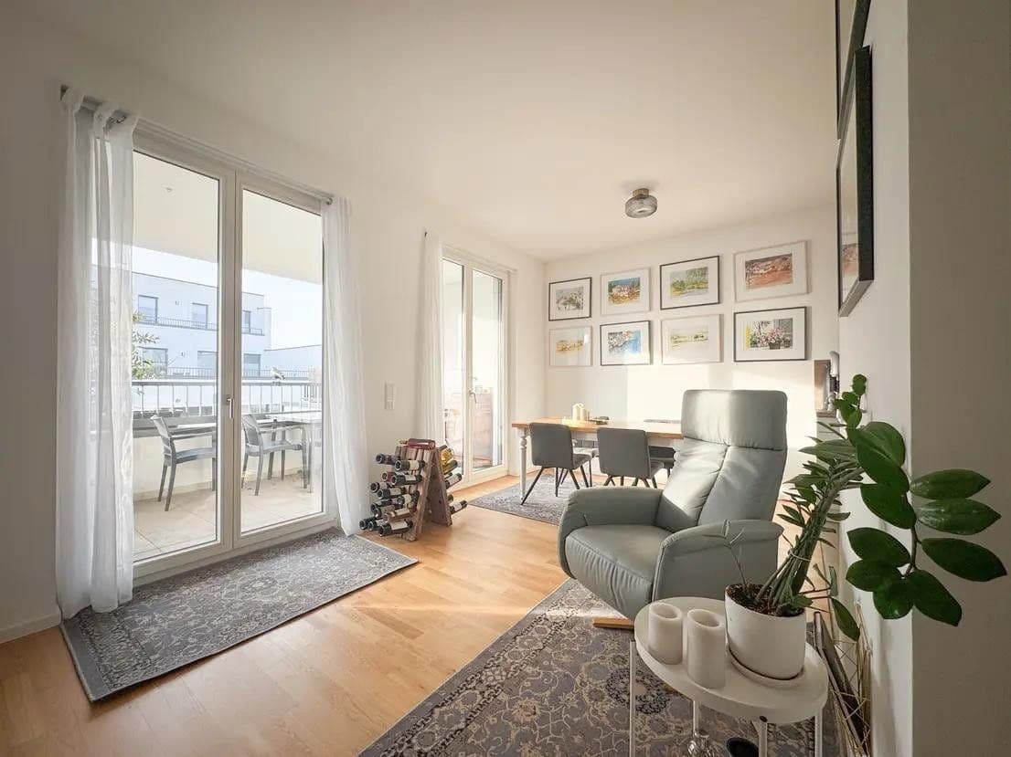 Prenájom bytu 2-izbový 56 m², Berlin, Berlín Prenájom bytu 2-izbový 56 m², Berlin, Berlín
