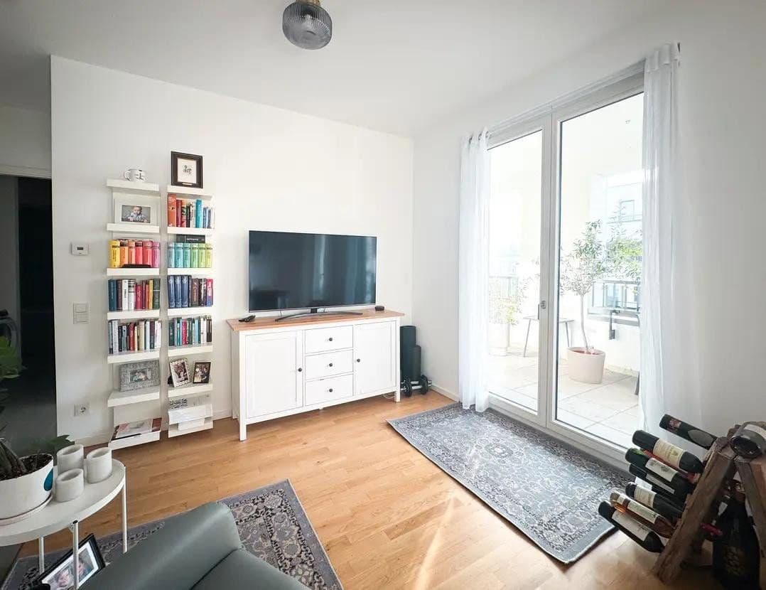 Prenájom bytu 2-izbový 56 m², Berlin, Berlín Prenájom bytu 2-izbový 56 m², Berlin, Berlín