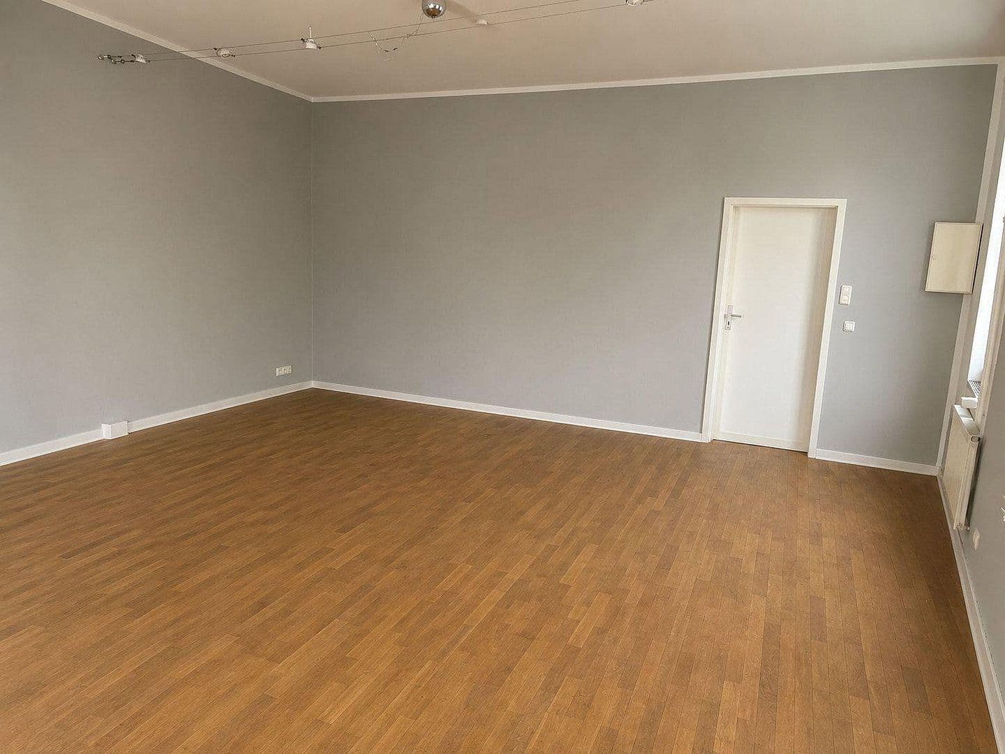 Prenájom kancelárie 48 m², Aschaffenburg, Bavorsko Prenájom kancelárie 48 m², Aschaffenburg, Bavorsko
