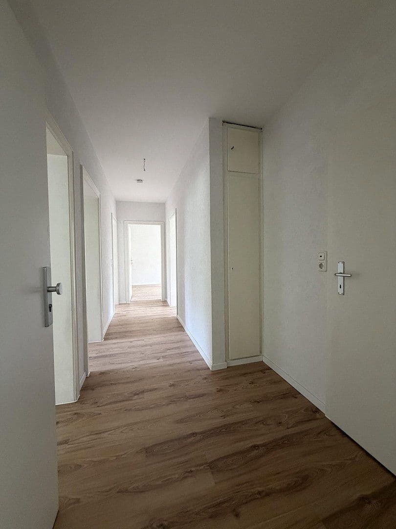 Prenájom bytu 4-izbový 80 m², Nienburg/Weser, Dolné Sasko Prenájom bytu 4-izbový 80 m², Nienburg/Weser, Dolné Sasko